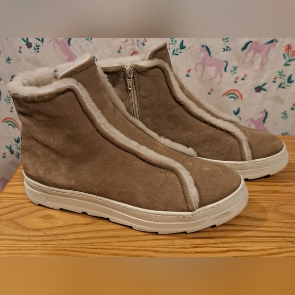 Joyks Tan Italian Suede & Sherpa Neutral Boho Casual Ankle Bootie Boot Shoe SZ 8 - Picture 3 of 7